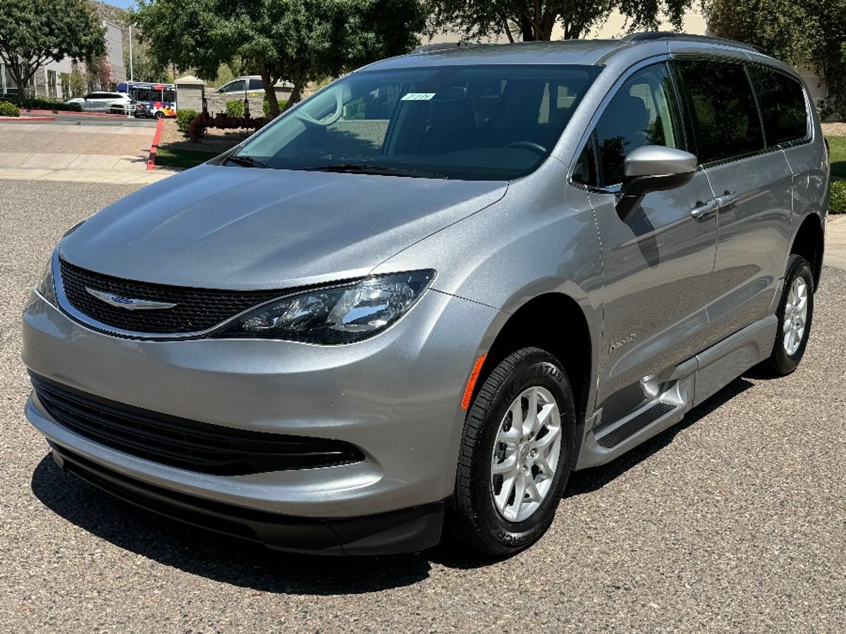 2020 CHRYSLER VOYAGER - Image 13