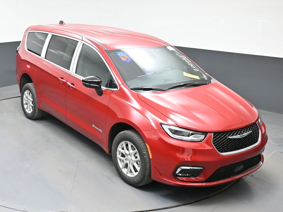 Red Chrysler Pacifica image number 24