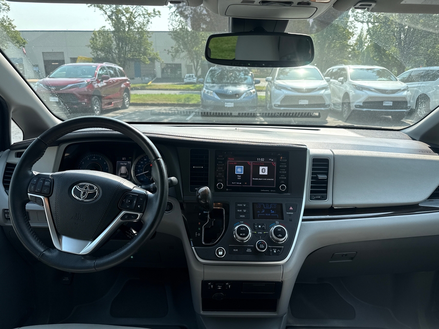 Used 2020 Toyota Sienna XLE Premium - BraunAbility Side Entry In Floor Automatic Ramp
