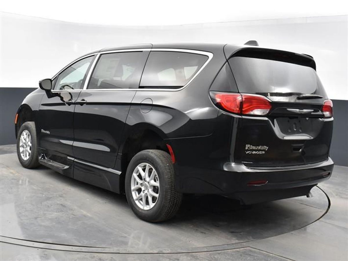 2023 CHRYSLER VOYAGER - Image 16