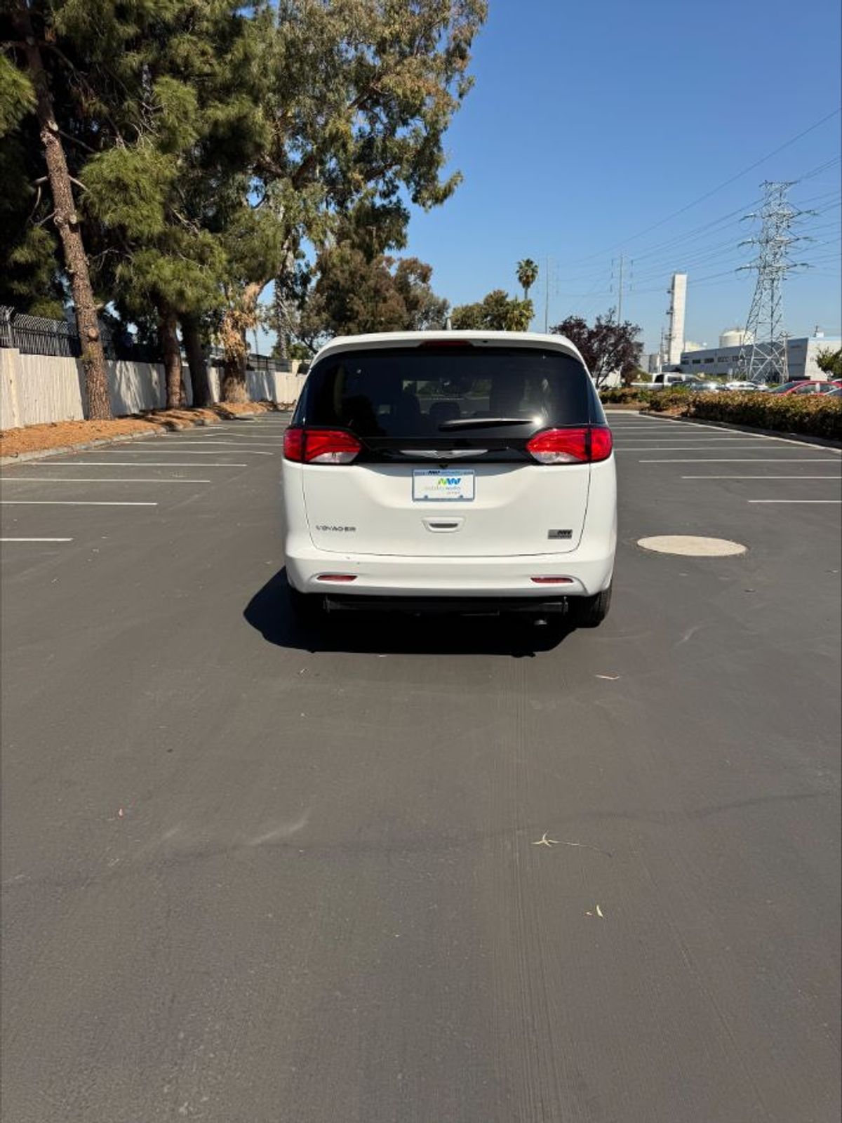 2024 CHRYSLER VOYAGER - Image 11