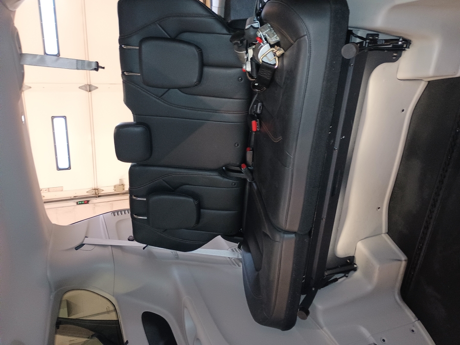 Brown Chrysler Pacifica image number 15