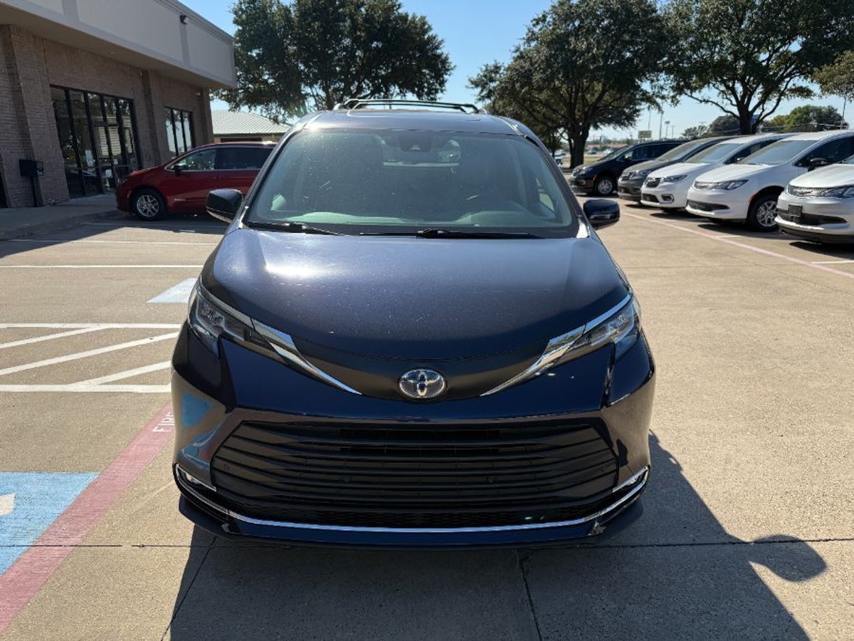 2023 TOYOTA SIENNA - Image 9