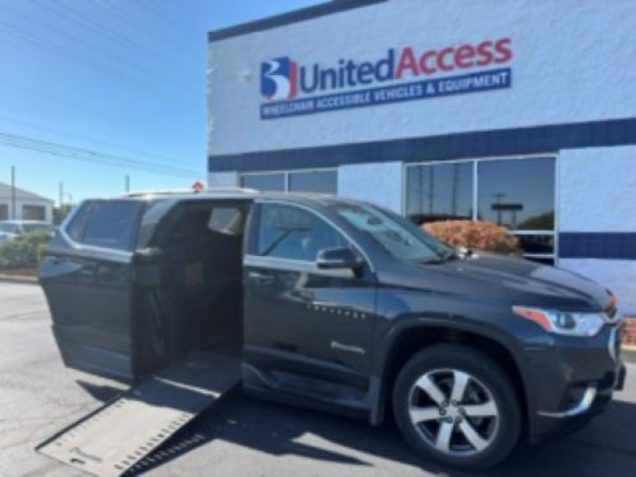 Used 2021 Chevrolet Traverse 3LT - BraunAbility Side Entry In Floor Automatic Ramp