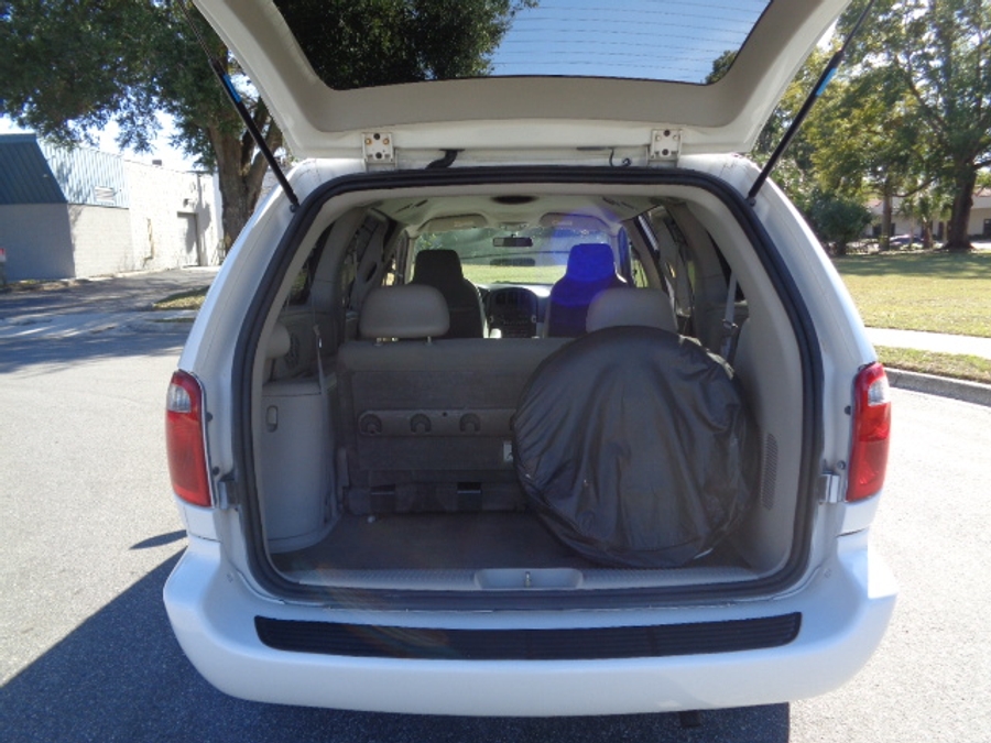 Used 2005 Dodge Grand Caravan SE - BraunAbility Side Entry Entry Fold Out Automatic Ramp