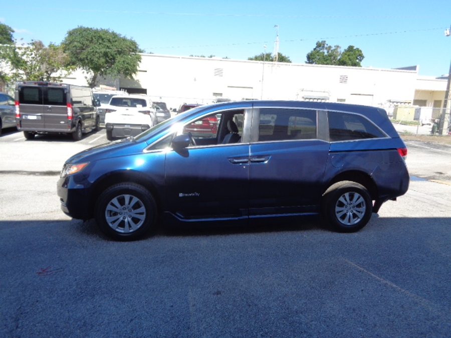 Used 2016 Honda Odyssey EX-L - BraunAbility Side Entry Entry Fold Out Automatic Ramp