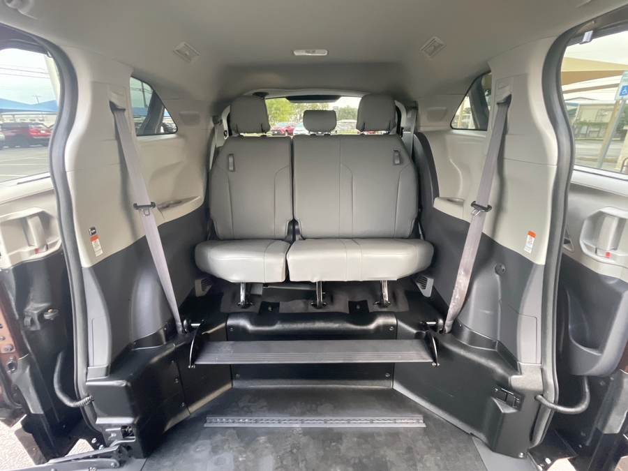 Orange Toyota Sienna image number 11