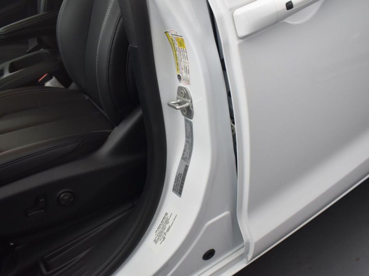 2025 CHRYSLER VOYAGER - Image 16