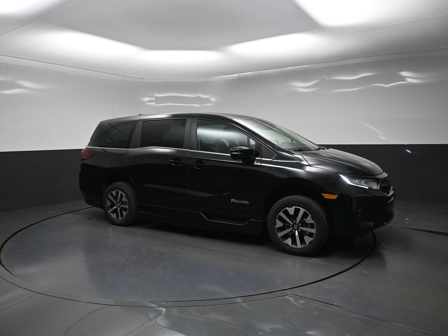 Black Honda Odyssey image number 15