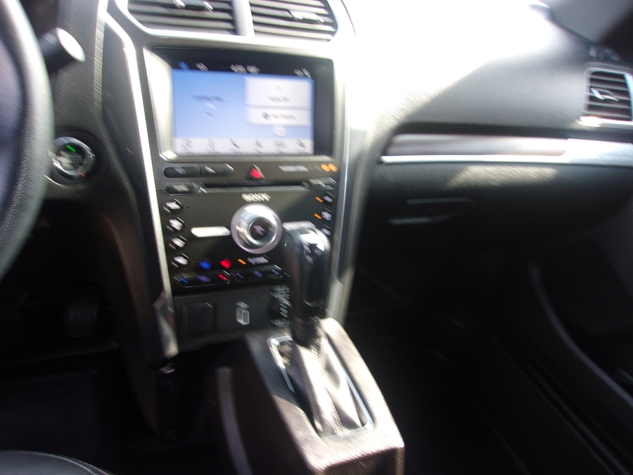 2017 Ford Explorer Limited - Photo 11