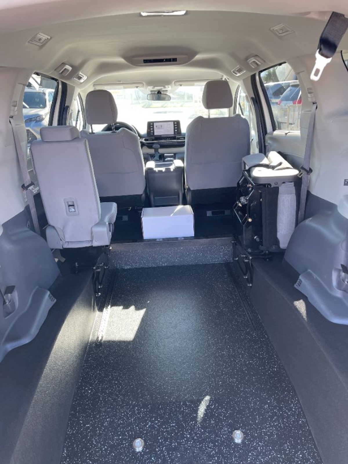 2024 TOYOTA SIENNA - Image 9