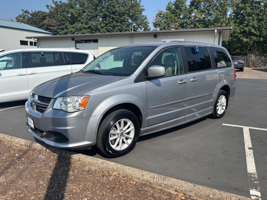 Used 2015 Dodge Grand Caravan SXT - BraunAbility Side Entry Fold Out Automatic Ramp