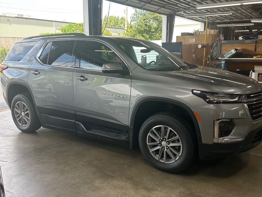 Used 2023 Chevrolet Traverse 1LT Cloth - BraunAbility Side Entry Entry In Floor Automatic Ramp