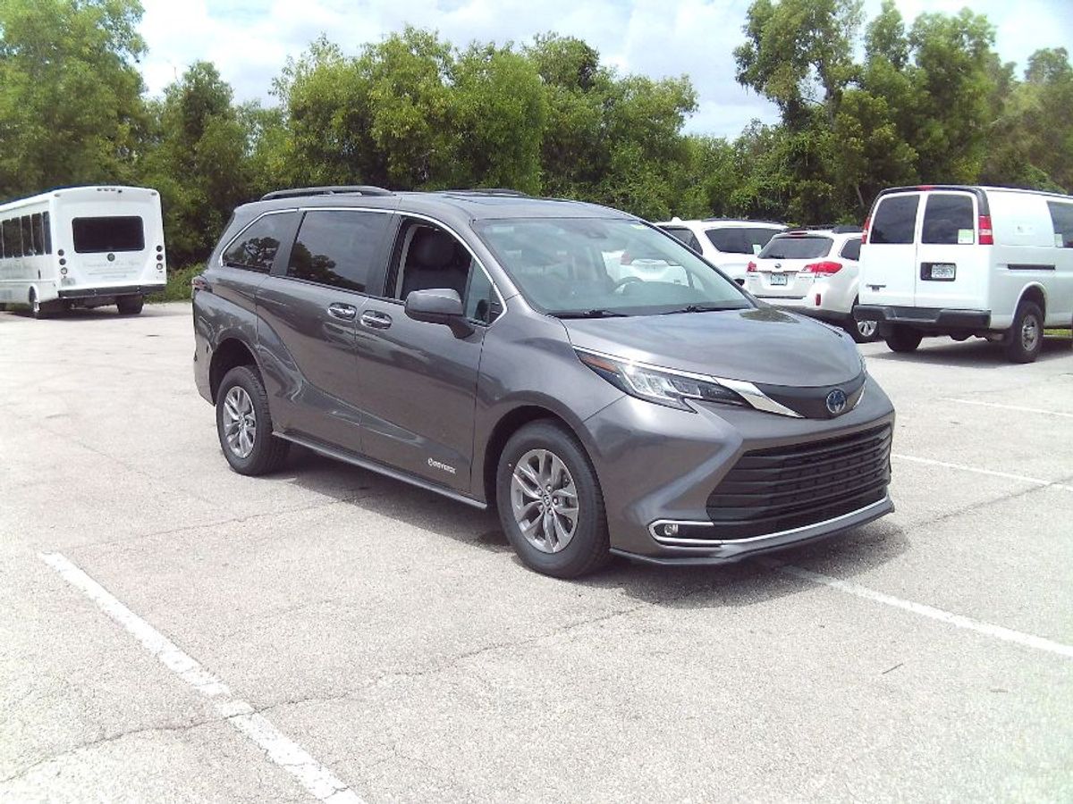 2023 TOYOTA SIENNA - Image 9