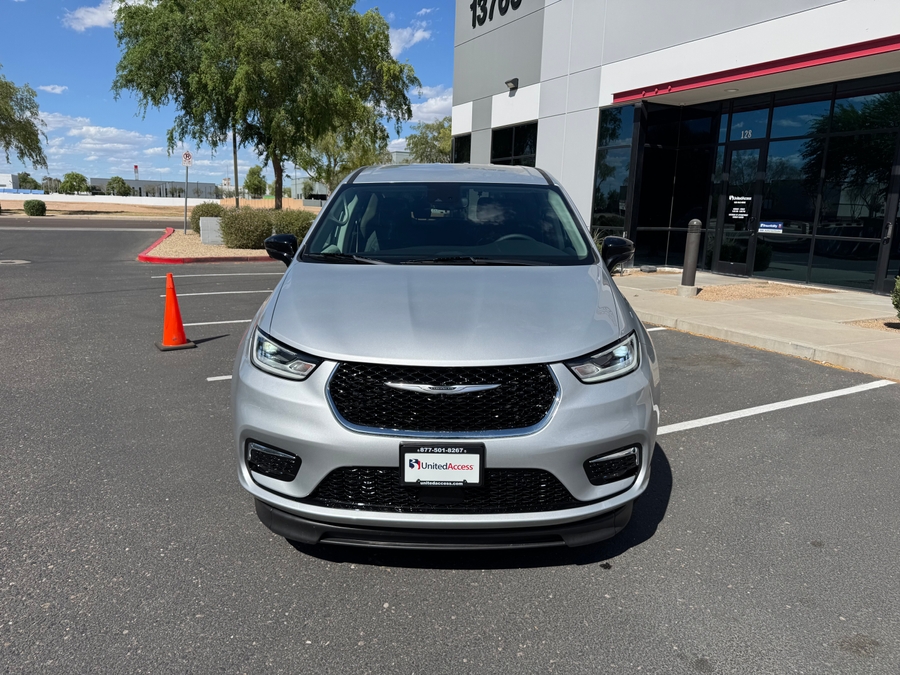 Used 2024 Chrysler Pacifica Touring L - BraunAbility Side Entry Entry In Floor Automatic Ramp
