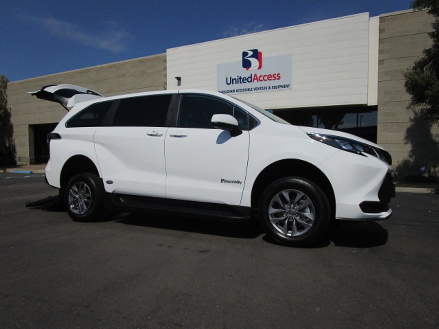 New 2025 Toyota Sienna Hybrid LE - BraunAbility Commercial Rear Entry Entry Fold Out Manual Ramp