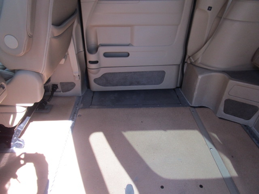 Used 2008 Honda Odyssey EX-L - BraunAbility Side Entry In Floor Automatic Ramp