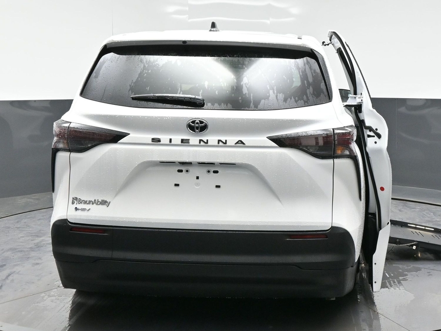 New 2026 Toyota Sienna Hybrid LE - BraunAbility Side Entry Entry Fold Out Automatic Ramp