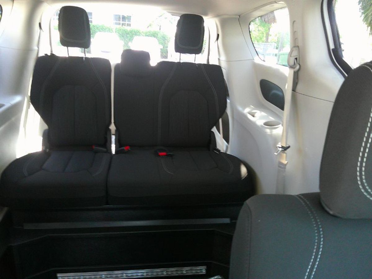 2024 CHRYSLER VOYAGER - Image 14