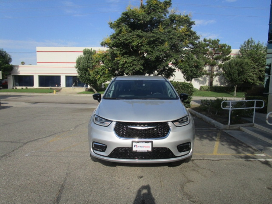 Used 2024 Chrysler Pacifica Touring L - VMI Side Entry In Floor Automatic Ramp