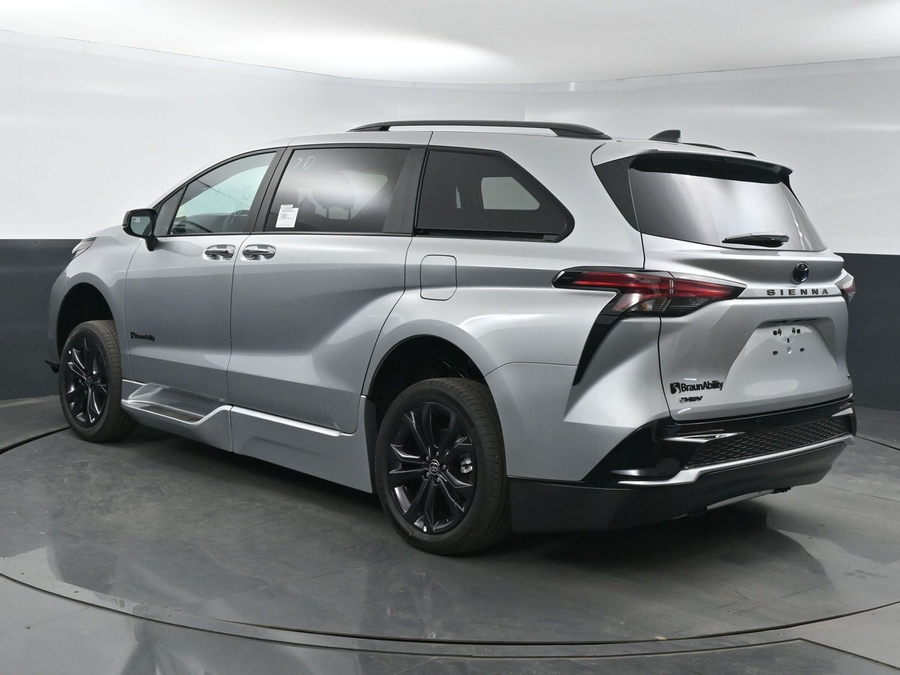 New 2025 Toyota Sienna Hybrid XSE - BraunAbility Side Entry Entry In Floor Automatic Ramp