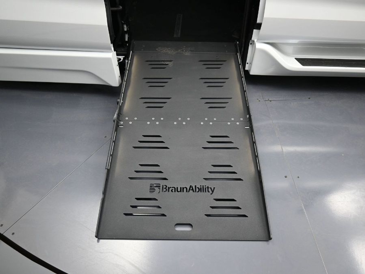 2025 TOYOTA SIENNA - Image 19