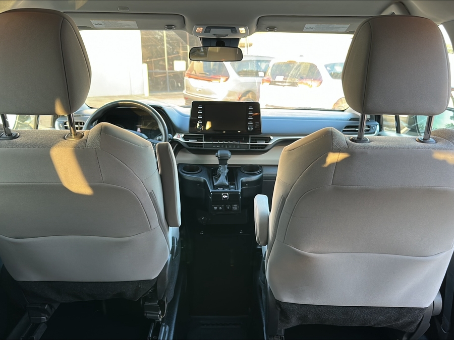 Used 2024 Toyota Sienna Hybrid LE Base - BraunAbility Side Entry Fold Out Automatic Ramp