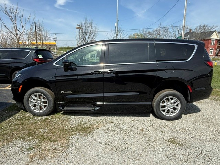 Número de imagen Chrysler Pacifica negro 7