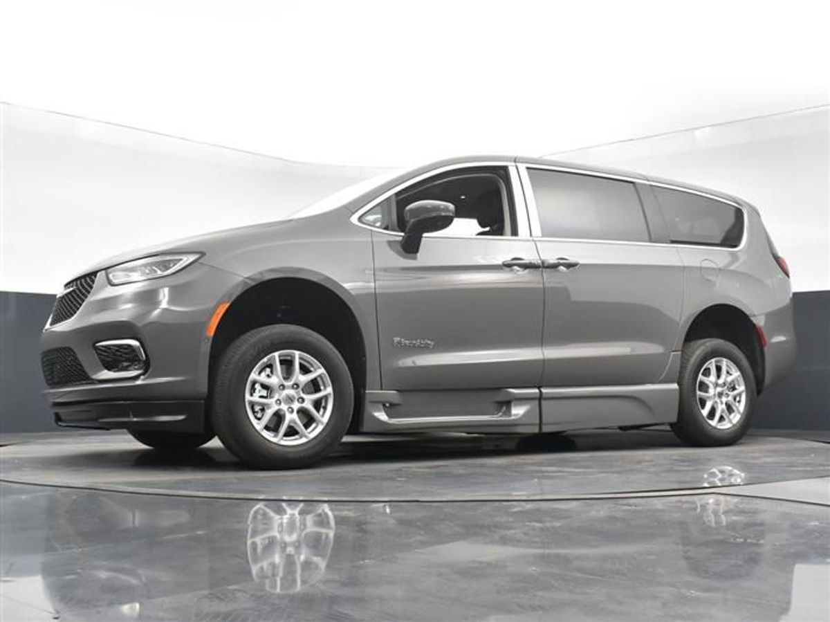 2023 CHRYSLER PACIFICA - Image 14