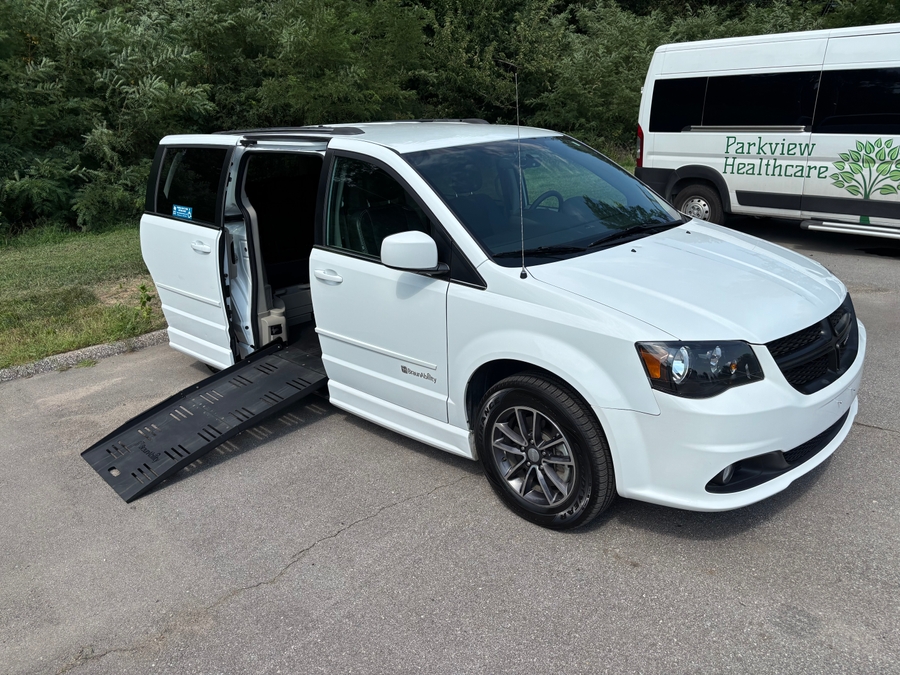 Used 2017 Dodge Grand Caravan SXT - BraunAbility Side Entry Fold Out Automatic Ramp