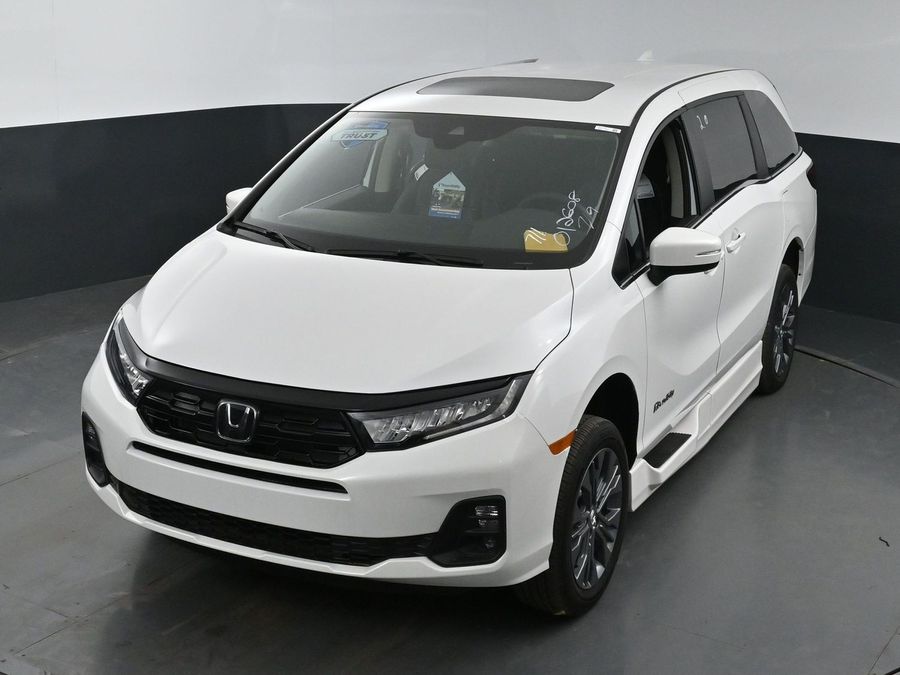 New 2025 Honda Odyssey Touring - BraunAbility Side Entry Entry In Floor Automatic Ramp