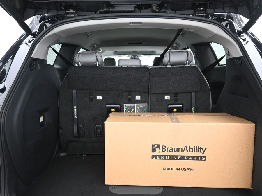 Black Toyota Sienna image number 11