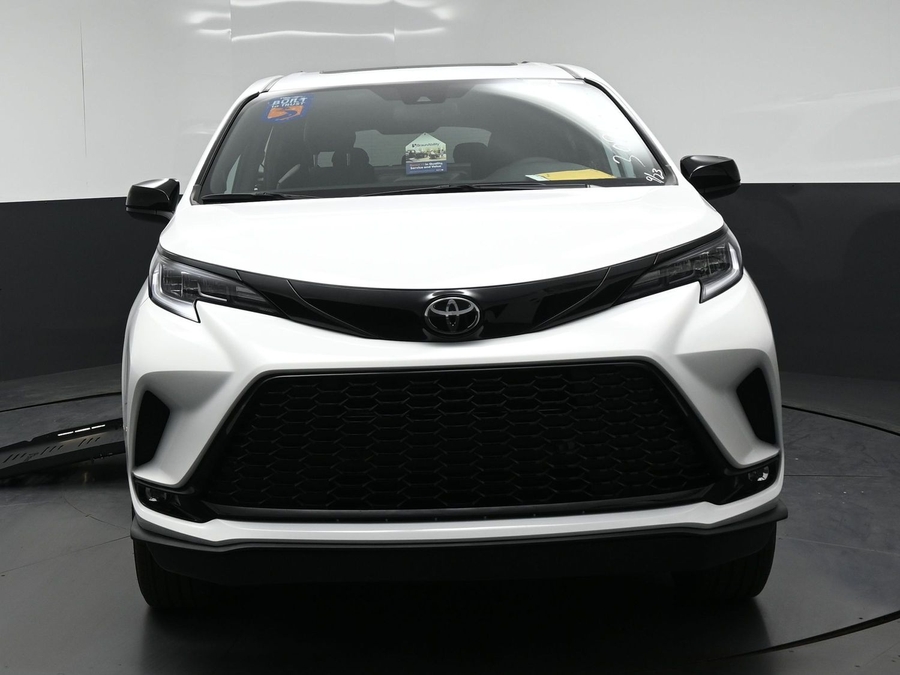 New 2026 Toyota Sienna Hybrid XSE Sport - BraunAbility Side Entry Fold Out Automatic Ramp
