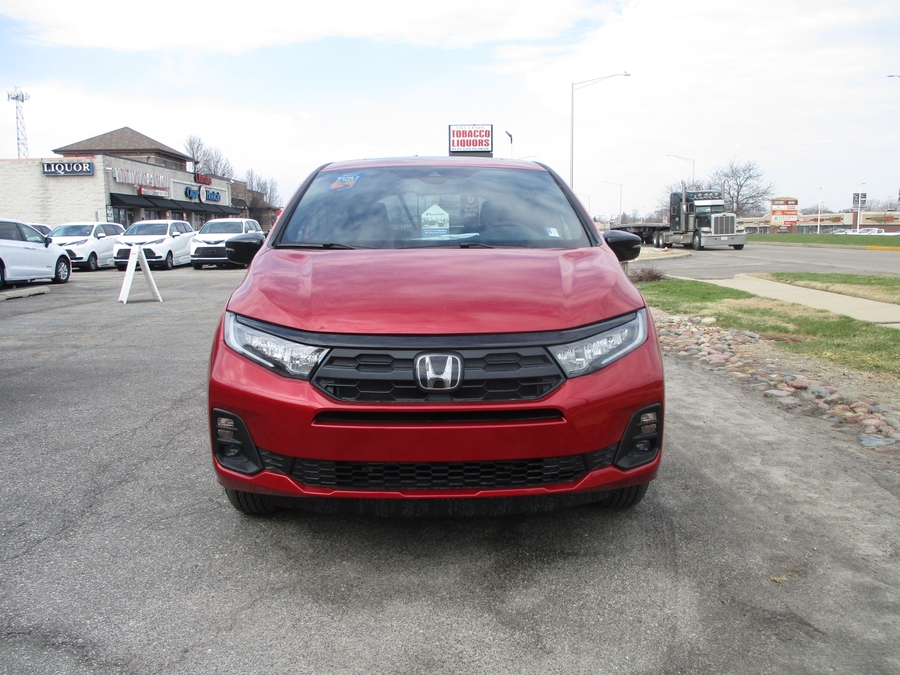 Red Honda Odyssey with Side Entry Automatic In Floor ramp