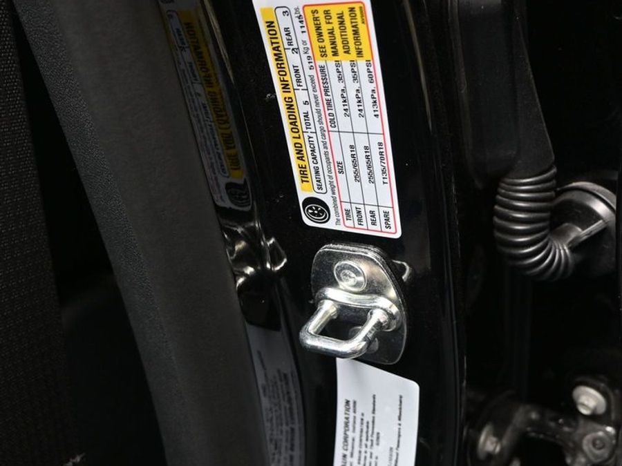 New 2026 Chevrolet Traverse 1LT - BraunAbility Side Entry In Floor Automatic Ramp