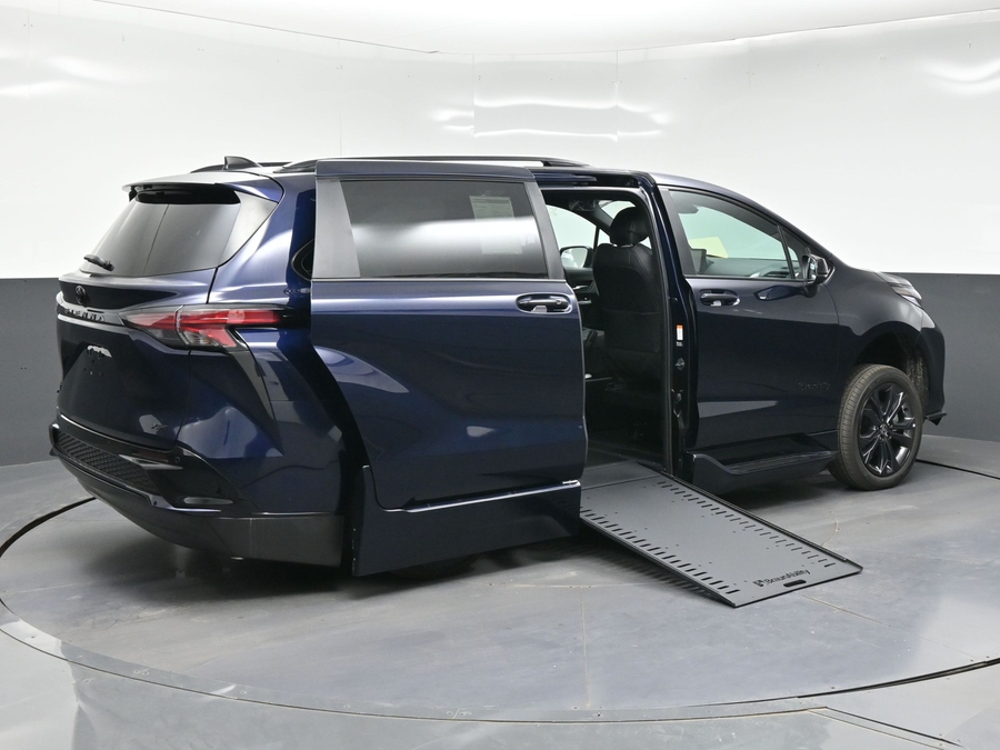 New 2026 Toyota Sienna Hybrid XSE Sport - BraunAbility Side Entry In Floor Automatic Ramp