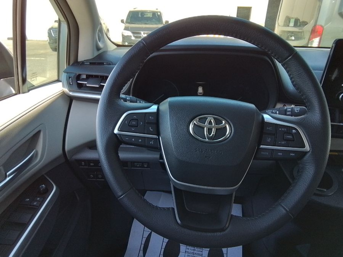 2024 TOYOTA SIENNA - Image 10