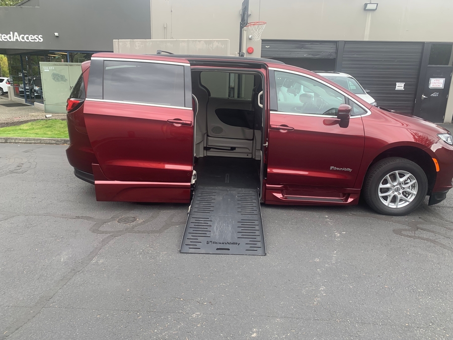 Used 2022 Chrysler Pacifica Touring L - BraunAbility Side Entry Fold Out Automatic Ramp