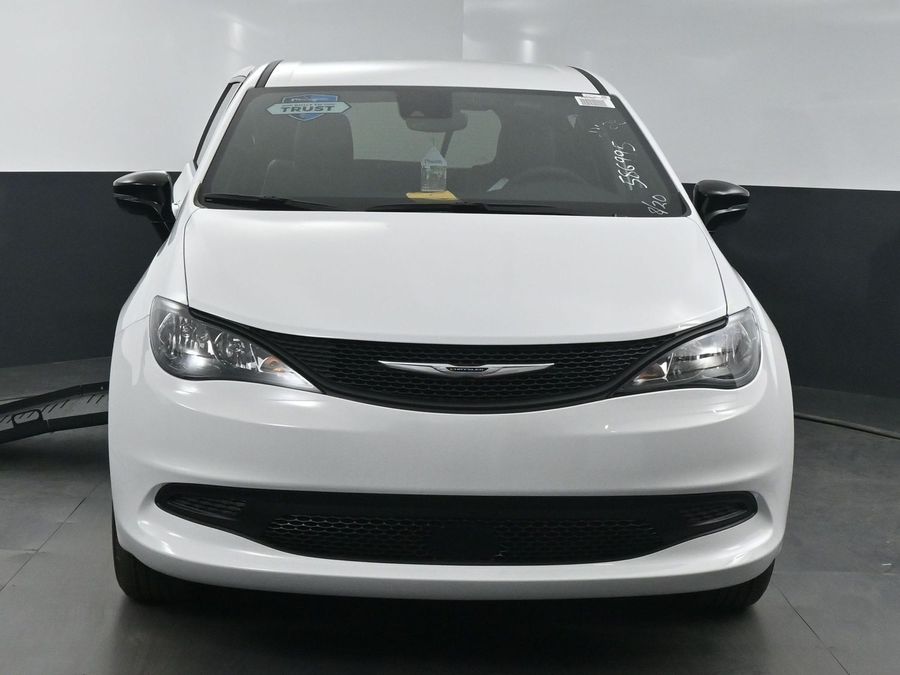 New 2025 Chrysler Voyager LX - BraunAbility Side Entry Entry Fold Out Manual Ramp