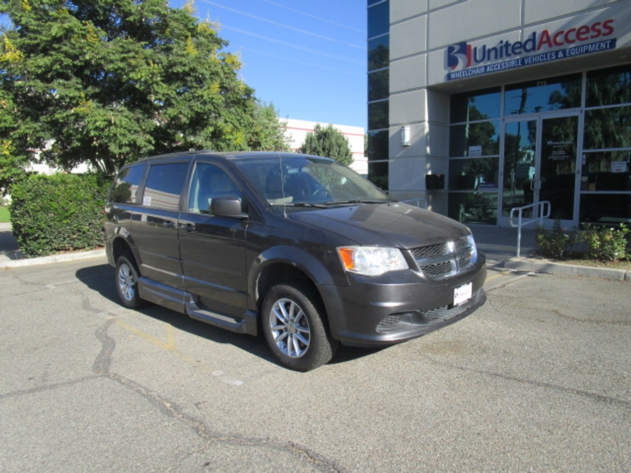 Used 2016 Dodge Grand Caravan SXT - VMI Side Entry Fold Out Automatic Ramp