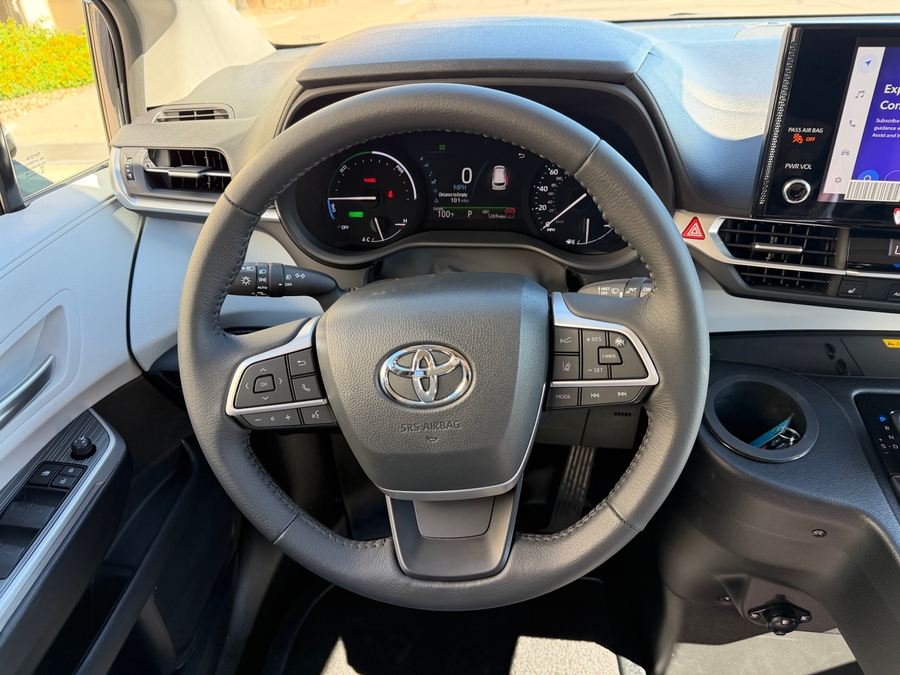 Used 2025 Toyota Sienna Hybrid XLE Base - BraunAbility Side Entry Fold Out Automatic Ramp