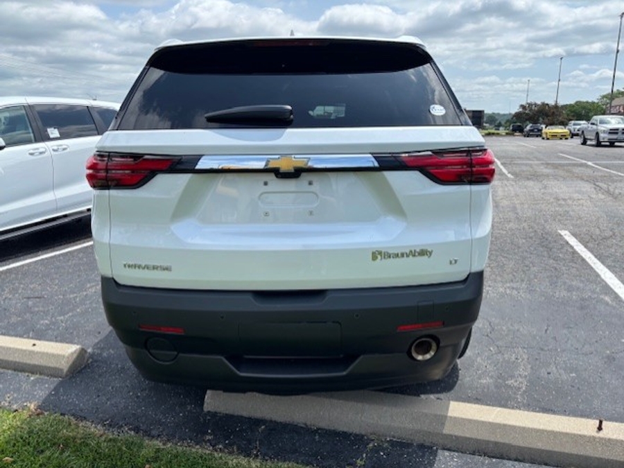 Used 2022 Chevrolet Traverse 3LT - BraunAbility Side Entry Entry In Floor Automatic Ramp
