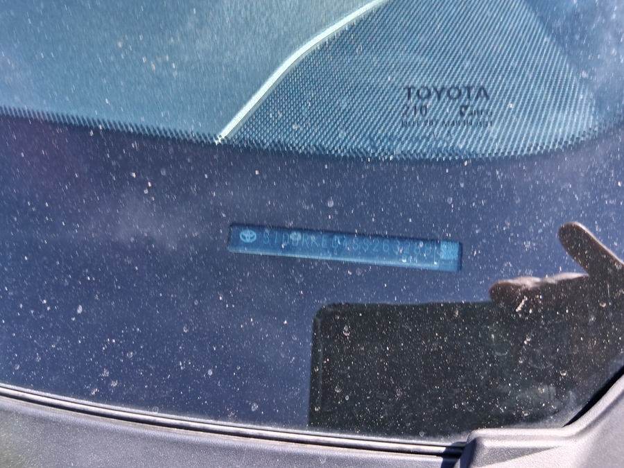 Blue Toyota Sienna image number 27