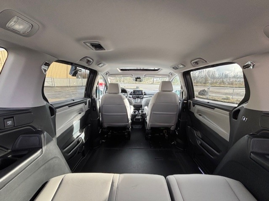 Used 2024 Honda Odyssey EX-L - BraunAbility Side Entry Entry In Floor Automatic Ramp