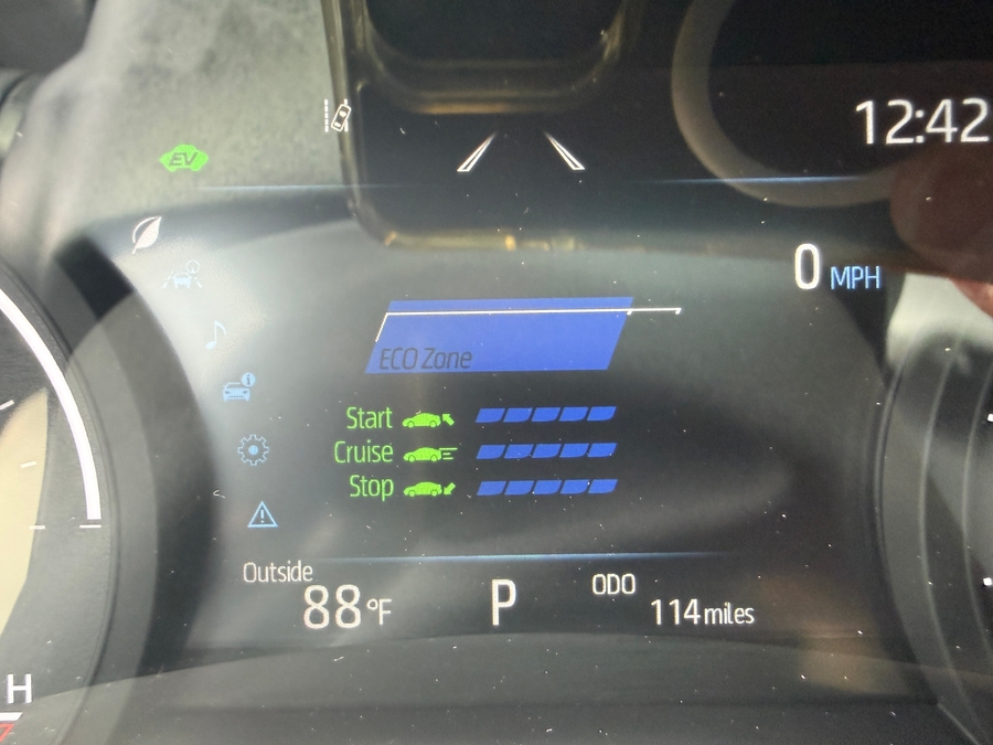 Imagen de la Toyota Sienna negra número 18