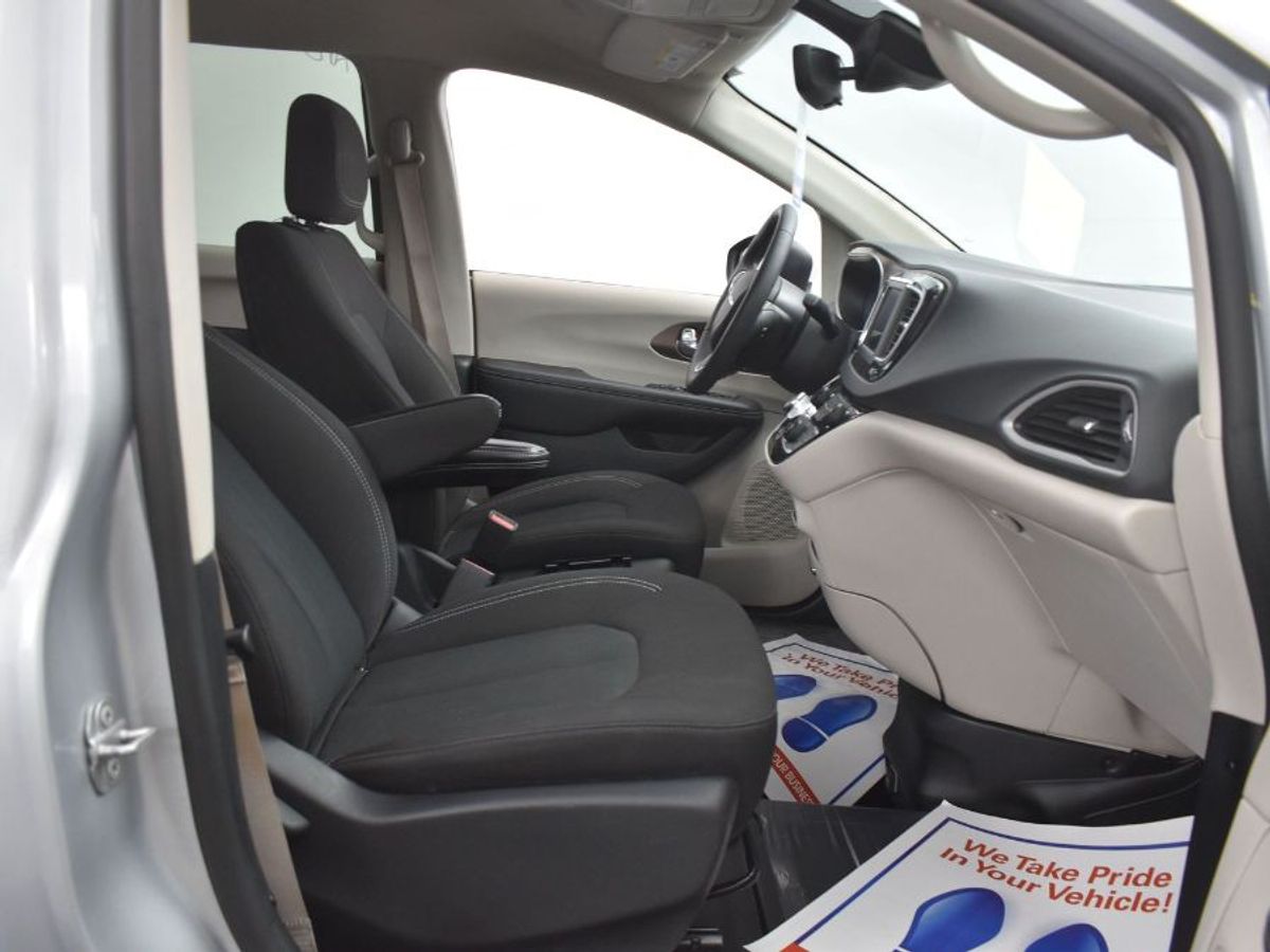 2023 CHRYSLER VOYAGER - Image 2