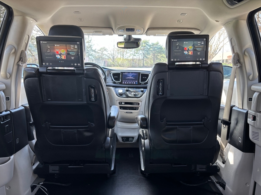 Used 2020 Chrysler Pacifica Touring L Plus - BraunAbility Side Entry Entry In Floor Automatic Ramp