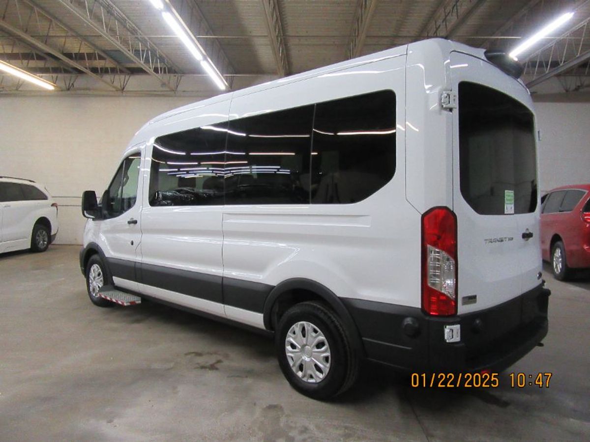White Ford Transit image number 13