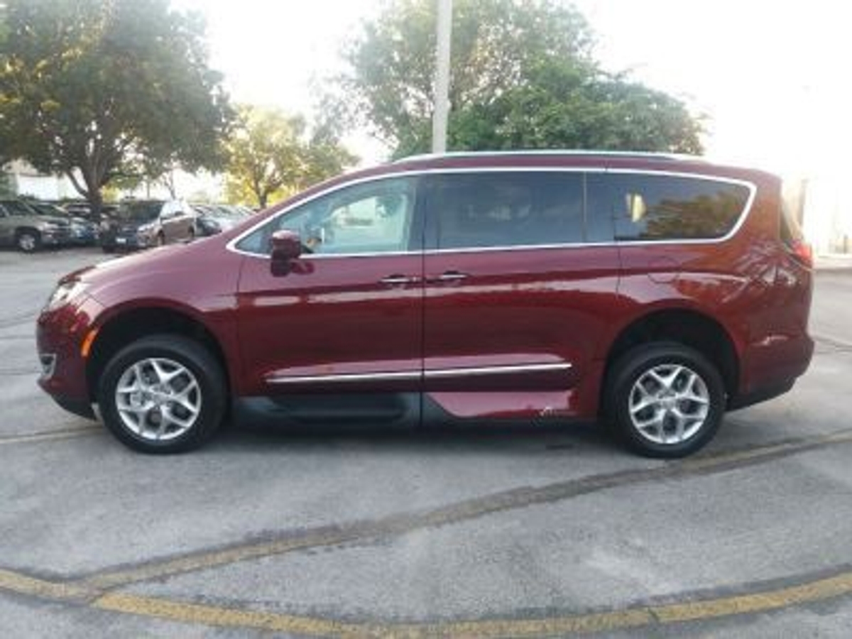 Red Chrysler Pacifica image number 3