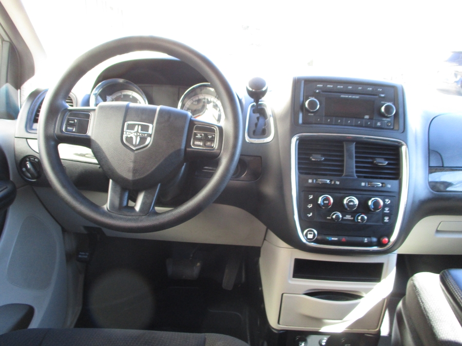 Used 2014 Dodge Grand Caravan SXT - BraunAbility Side Entry Entry Fold Out Automatic Ramp